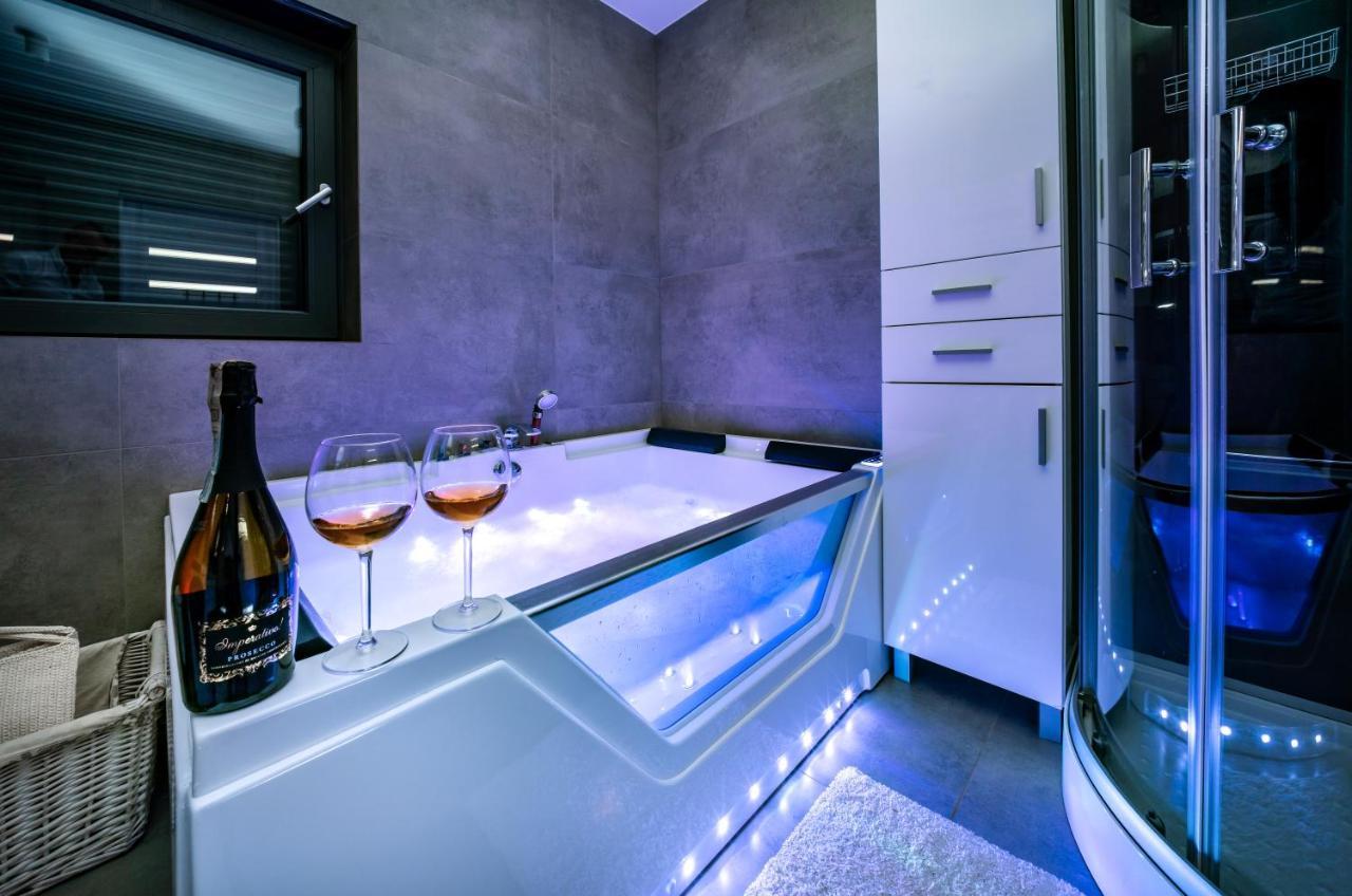 Domek Hot Tub Jacuzzi Chillout Kołobrzeg Kültér fotó